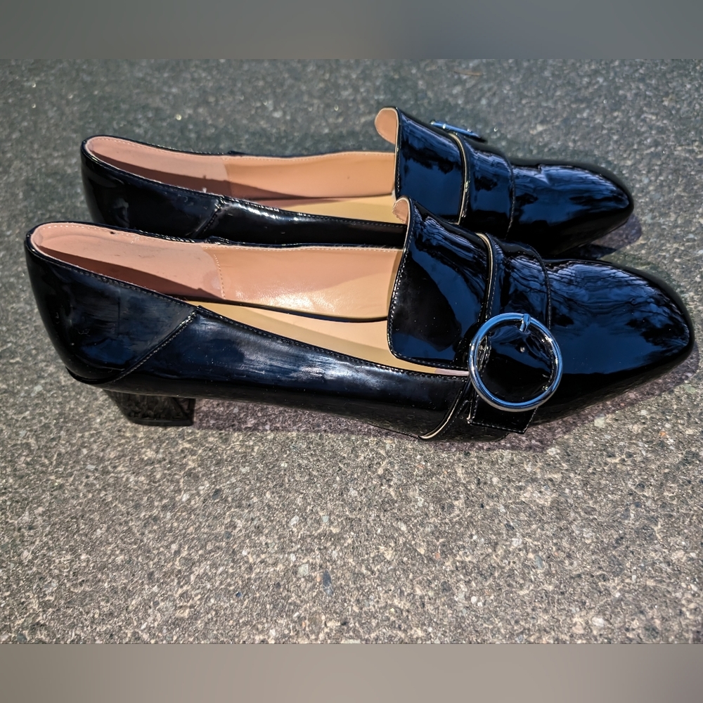 Modencoco Chunky heel patent leather shoes (NWOT)